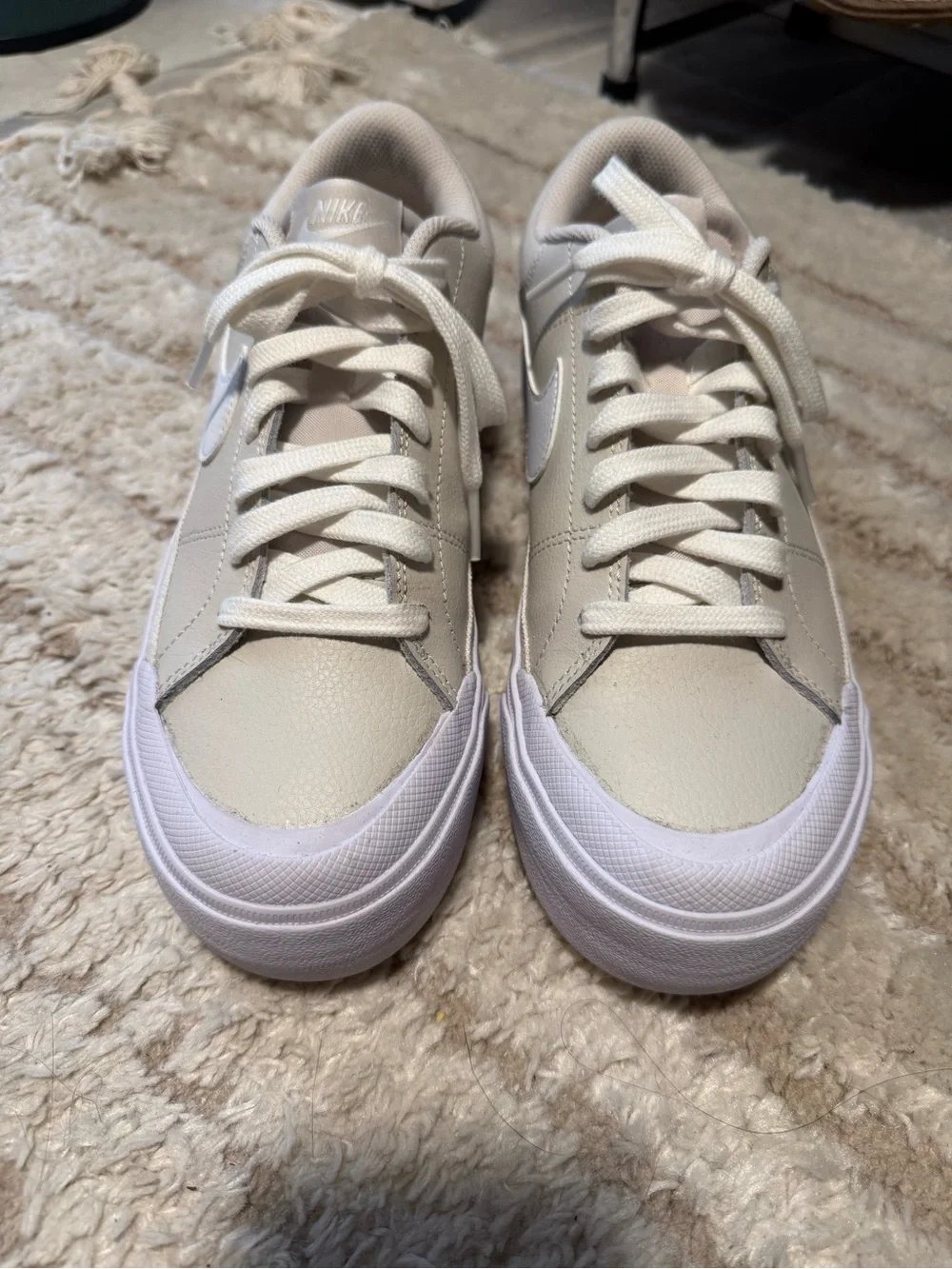 Nike stylish low